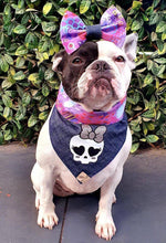 Load image into Gallery viewer, Daisy is wearing a size medium