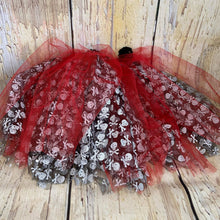 Load image into Gallery viewer, Skulls and red