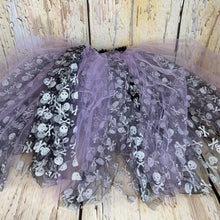 Load image into Gallery viewer, Skulls and purple